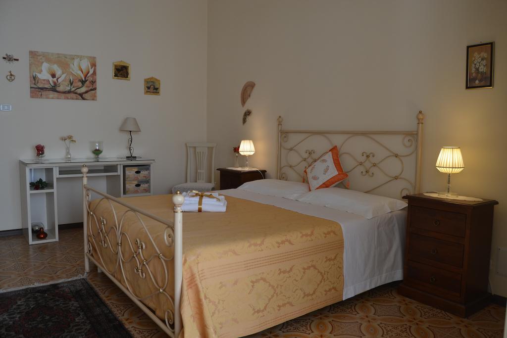 Bed & Breakfast Marena Sant'Agata Li Battiati Habitación foto